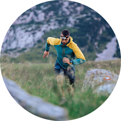 coureur trail terrain